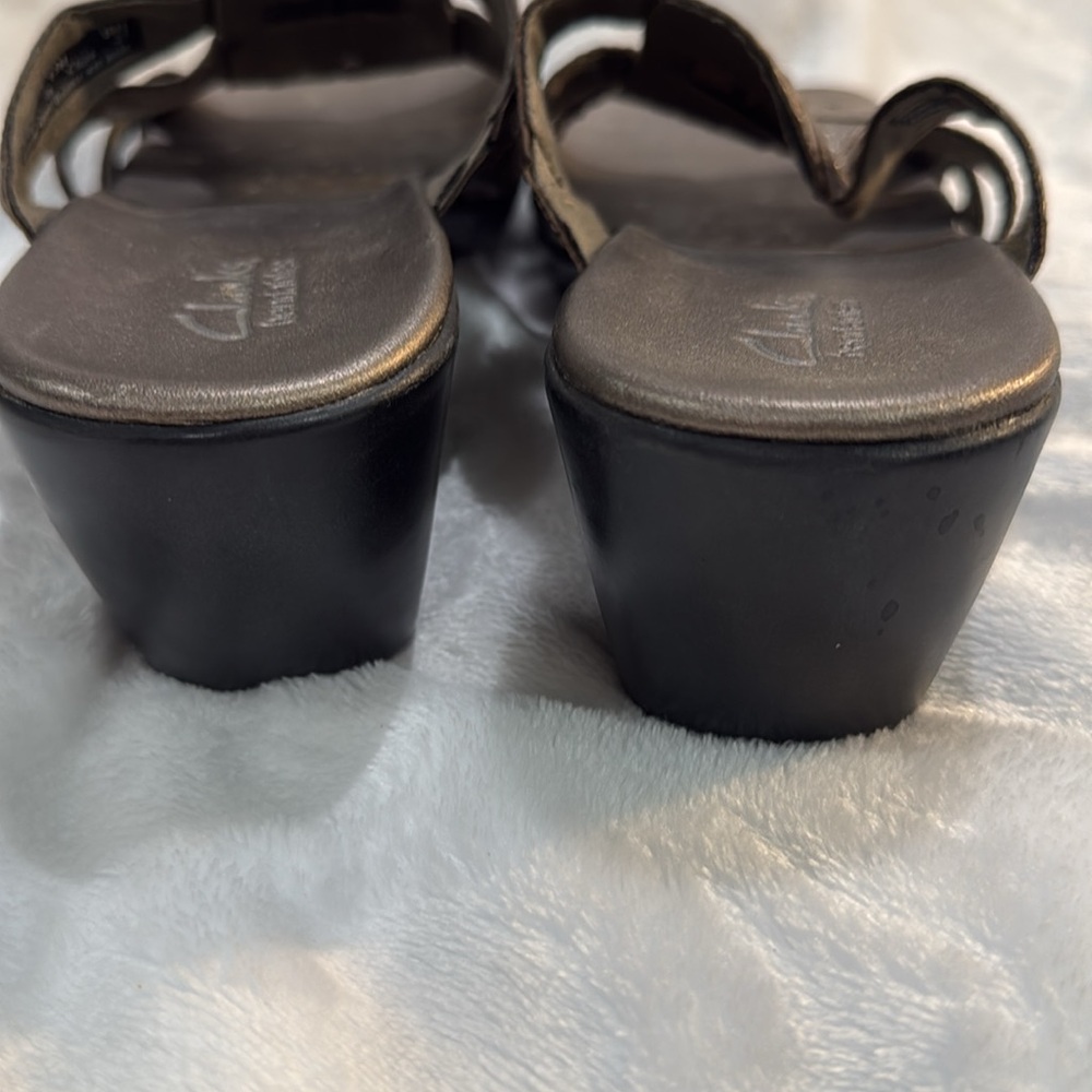 Clarks Bendables Sandals, Color Pewter Size 9 1/2 - image 4